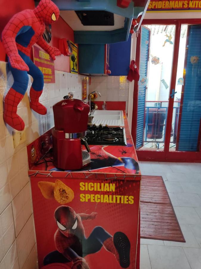 Hotel Spiderman House à Catane Extérieur photo